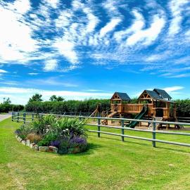 Pentire Coastal Holiday Park, khách sạn ở Bude