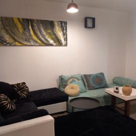 Gite spatieux,cour,entree autonome, hotel in Agen