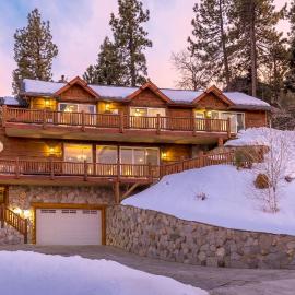 Big Bear Village View Haus is a large pet and kid friendly chalet with hot tub located a short walk to village