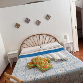 Menichetta 4 posti Bilo con piscina dal 18 Luglio al 31 Agosto, hotell i Vulcano