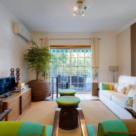 ROJA PÉ - Elegante apartamento T2 com AC perto do Pine Cliffs