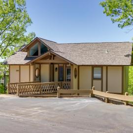 Margaritaville Base Camp for Lake Ozark Shootout, hotel in Osage Beach