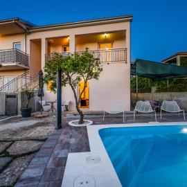 House Jakov