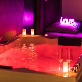 * Spa & Détente # Suite Privée # Tours # Netflix *, hotell i Tours