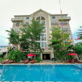 Summer Resort – hotel w mieście Kep