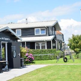 Het Toppunt groot vakantiehuis aan het water, hotel a Sneek