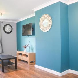 House Sleeps 8 with Garden and Parking, Hotel in Walsall