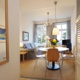 Villa Bismarckshöhe Wohnung Alma, hotel in Ahlbeck