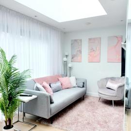 AIR CON Modern 2BR House with Garden Near Beach