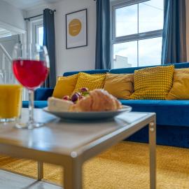 Buckwell Heights - 2 Bedroom Free Parking Wifi Sky TV