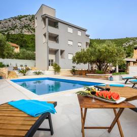 Apartments Bjelis