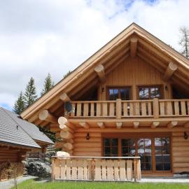 Almzauber Chalets - Haus Enzian inkl Infrarotliegen, khách sạn ở Đẻo Hochrindl