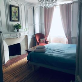 Saint-Benoît-du-Sault में, होटल les chambres fleuries