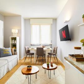 [Cenacolo Vinciano-Duomo] Luxury Apartment, hótel í Mílanó