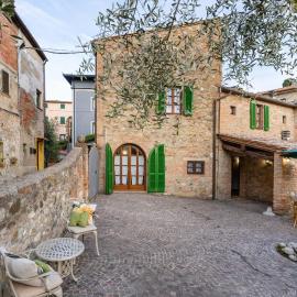 Lajatico Rentals - Casa di Alice nel Borgo