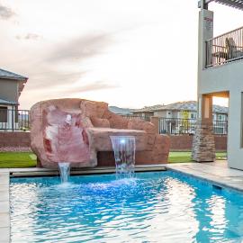 The Pad Spacious Luxury Retreat Sleeps 23, Private Pool, Spa, Game Room and More – hotel w mieście Hurricane