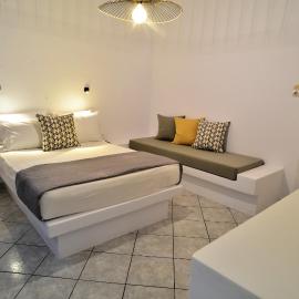 George: Galissas şehrinde bir otel