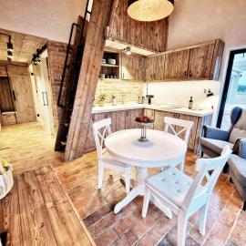 DomkiTomki, Winnica Sindaco, hotel a Biskupice