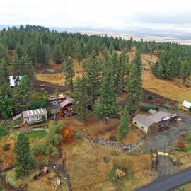 Whitebird Summit BNB, hotel in Whipsaw Saddle
