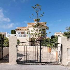 Beautiful Villa Close to Xabia & Moraira, Hotel in Benitatxell