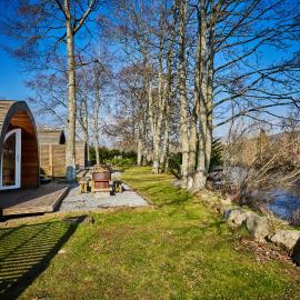 Braidhaugh Holiday Lodge and Glamping Park: Crieff şehrinde bir otel