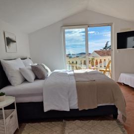 Breeza Living, Hotel in Rogoznica