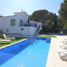 Villa Green House, hotel i Lloret de Mar