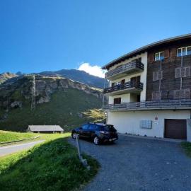Curtinfess Franklin, hotel din Bivio