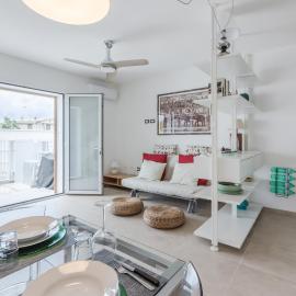 GuestHost - Pula Comfy Apartment w Private Parking
