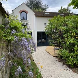 Modern country house near Fontainebleau