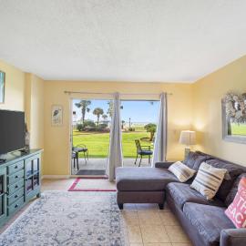Plantation Palms 6110 by ALBVR - Upgraded Ground Floor Beachfront Condo - Lots of Amenities: Gulf Highlands şehrinde bir otel