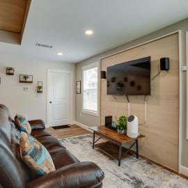 Lake Conroe Vacation Rental 1/2 Mi to Boat Launch!, hotel di Willis