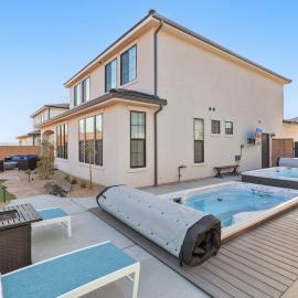 1308 Luxury Private Swim Spas, Putting Green, Ping Pong Table, and Game Room