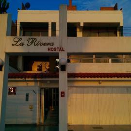 Hostal La Rivera, hotel u gradu Huanchaco