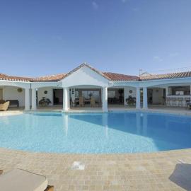 Spacious villa with sea view in Saint Martin + private pool.