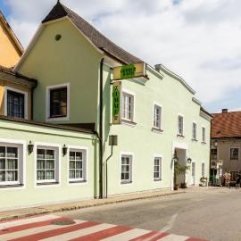 Grüner Baum Wachau - Retro Pension, hotel em Mautern