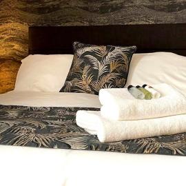 The Corner Rooms at The Black Horse Inn: Spennymoor şehrinde bir otel