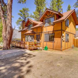 ‘Dancing Bear Lodge’ ~ 1 Mi to Big Bear Lake!