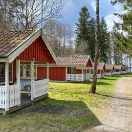 Nice Home In Jälluntofta With Sauna, hotelli kohteessa Jälluntofta