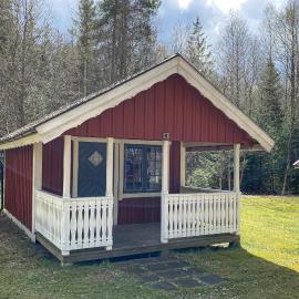 1 Bedroom Nice Home In Jälluntofta, hotelli kohteessa Jälluntofta