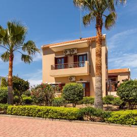 Gold Crest Home in Drapanias beach, Nopigia