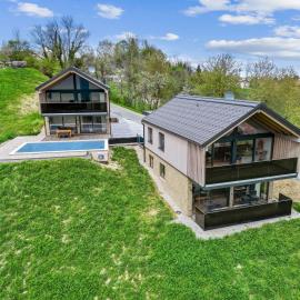 Luxus Chalet Moritz mit Poolnutzung, hotel a Glanz an der Weinstrasse