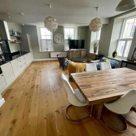 Luxurious 2 bedroom apartment in central Berwick, hotel in Berwick-Upon-Tweed