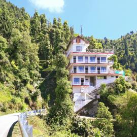 FORTUNE HEIGHTS HOMESTAY- Best Forest view & Peaceful surrounding, hotel in Dalhousie