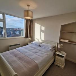 Penthouse Apartment Rutland Street Filey near sea, хотел в Файли