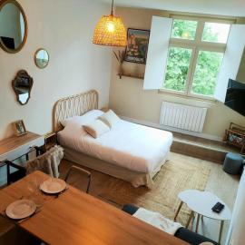 Agréable studio du Coderc avec balnéo, hotel din Périgueux