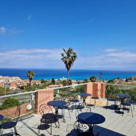 Hotel Calysea Tropea - Breakfast & Brunch Until 13-00 Included - Free Private Parking, хотел в Тропеа
