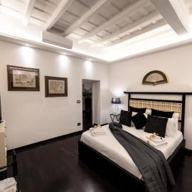 Barcaccia Luxury Suites, отель в Риме