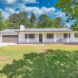 Sleeps 8, Lake Lanier Hidden Gem, hotel a Buford
