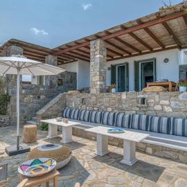 Villa Vino - Cycladic Calm, hotel en Isterni